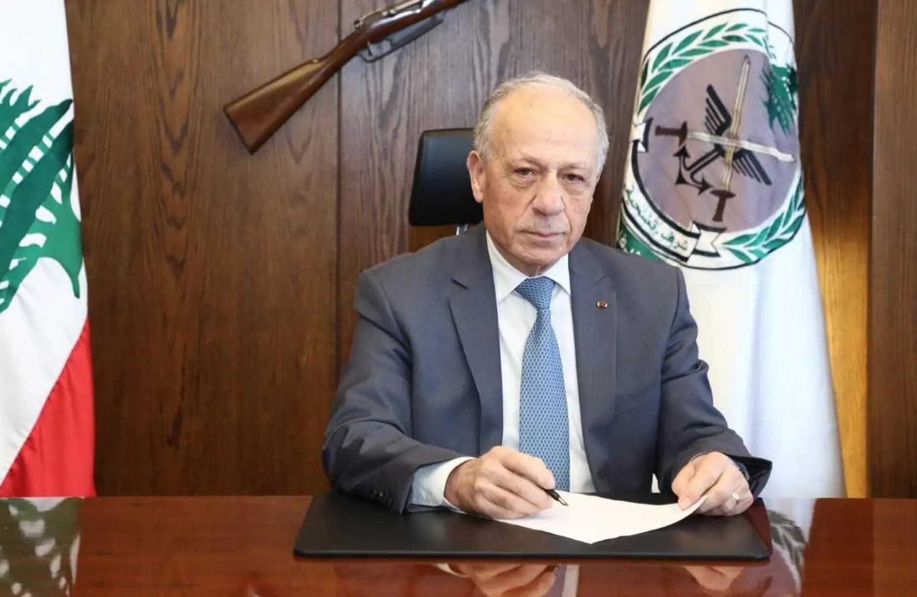 وزير الدفاع يلتقي عطالله
