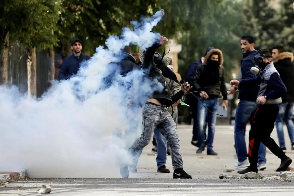 مواجهات بين الفلسطينيين وقوات العدو