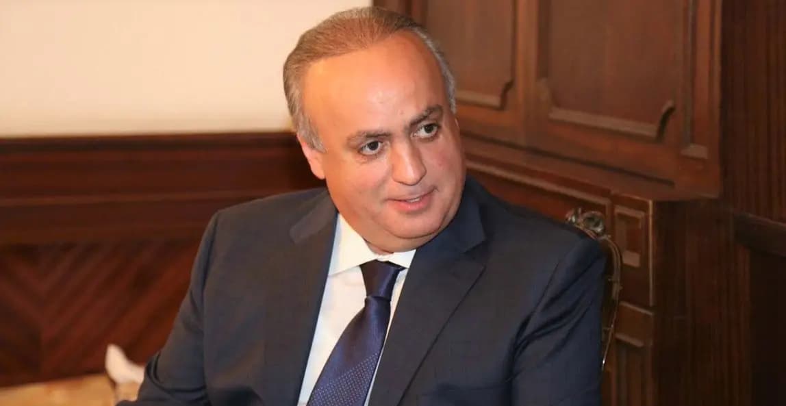 وهاب: "اهتم بشغلك أفضلك"