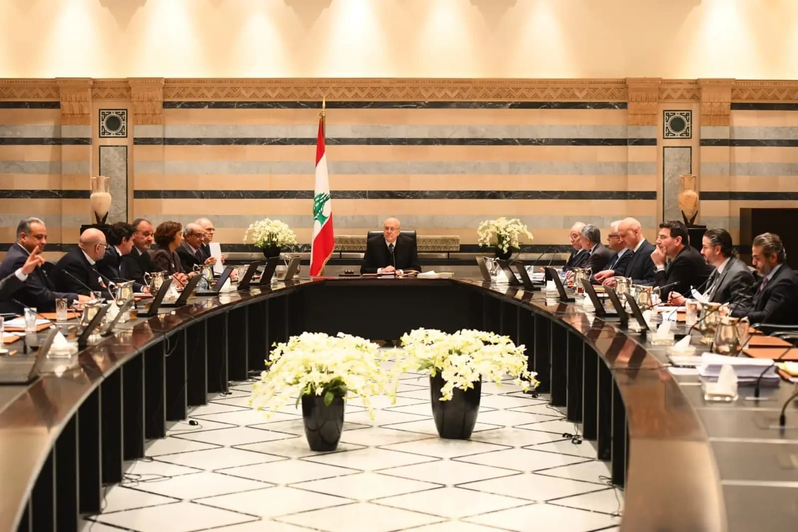 عندما يزايد وزير على المواطن في "النقِّ"والشكوى
