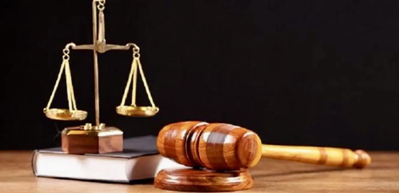 رئيس بلديّة سابق ونائبه مطلوبان للعدالة