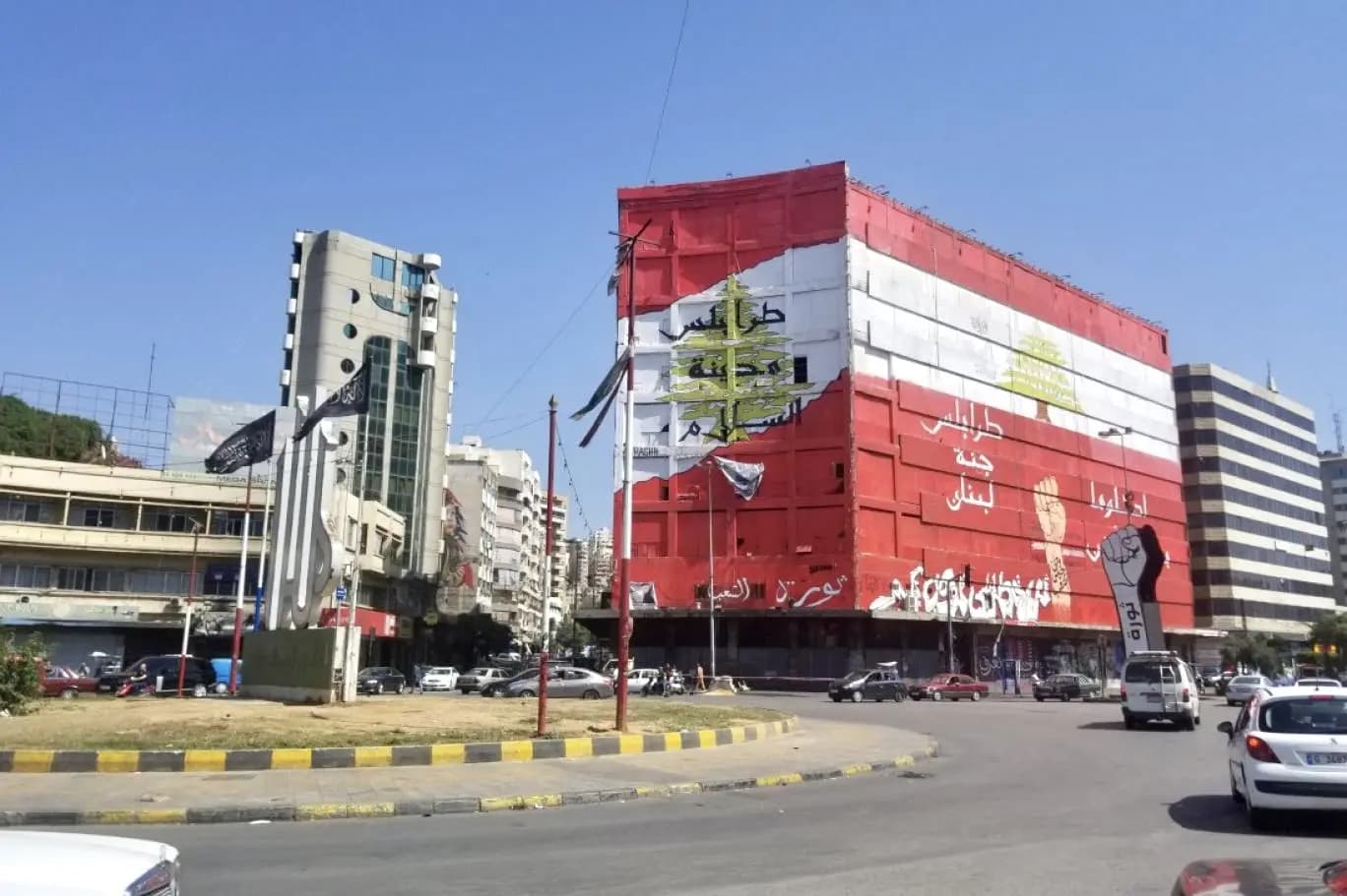 إطلاق نار وإحراق منازل في هذه المنطقة