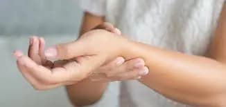 أعراض مرض ضعف الأوعية الدموية