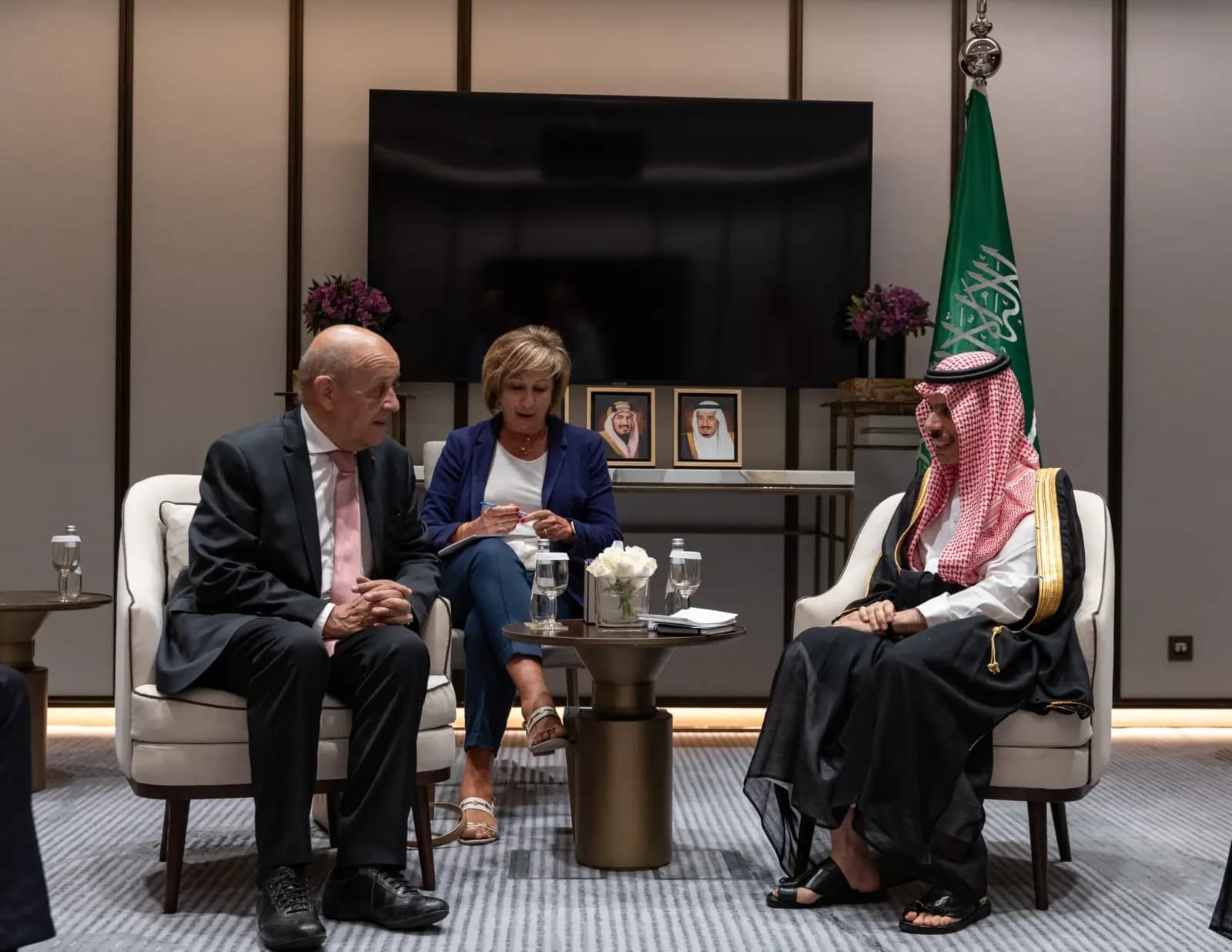 الملف اللبناني على طاولة الحوار بين بن فرحان ولودريان