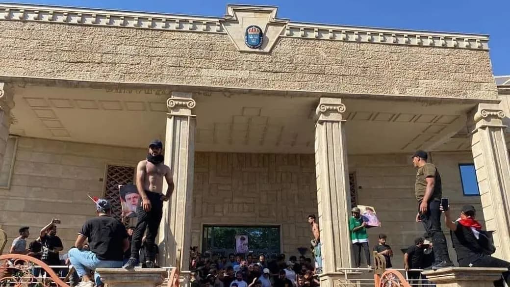 بعد الاعتداء على القرآن.. العراق يطرد سفيرة السويد
