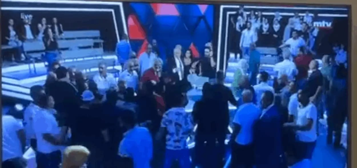 إشكالٌ كبير و تضارب في استديو" صار الوقت"