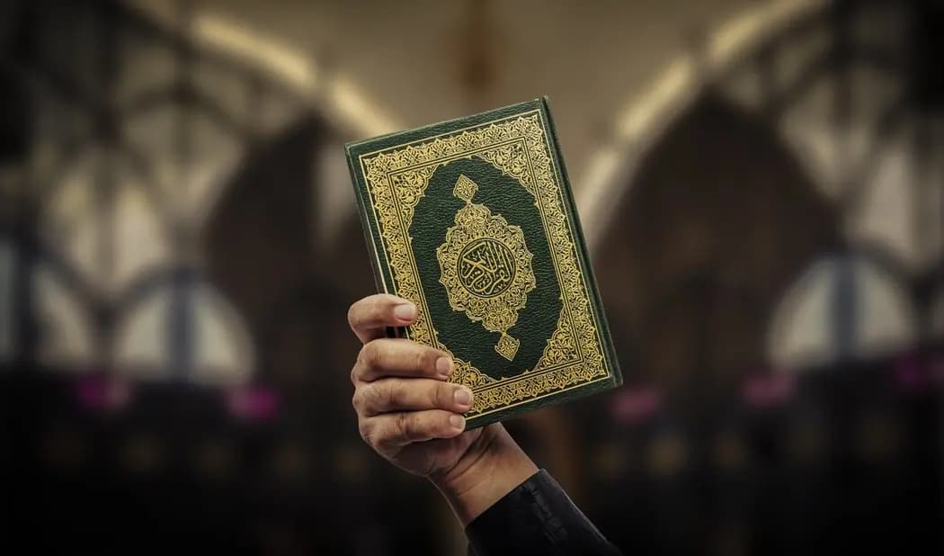 بعدَ السويد.. حرقُ المصحفِ الشريف في دولةٍ أوروبية جديدة