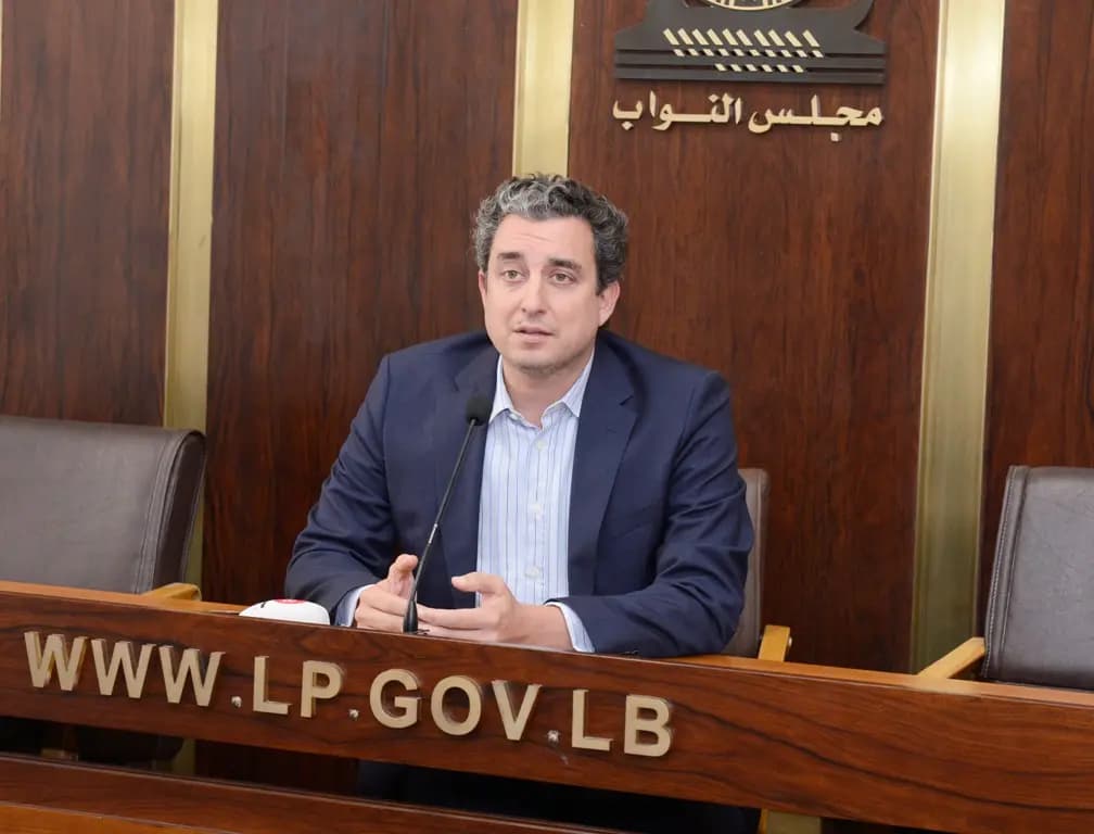 هذا ما دارَ بينَ لودريان ونواب "التغيير"