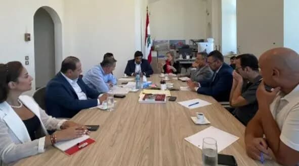 مشكلة جباية الكهرباء في المخيمات الفلسطينية إلى حلحلة