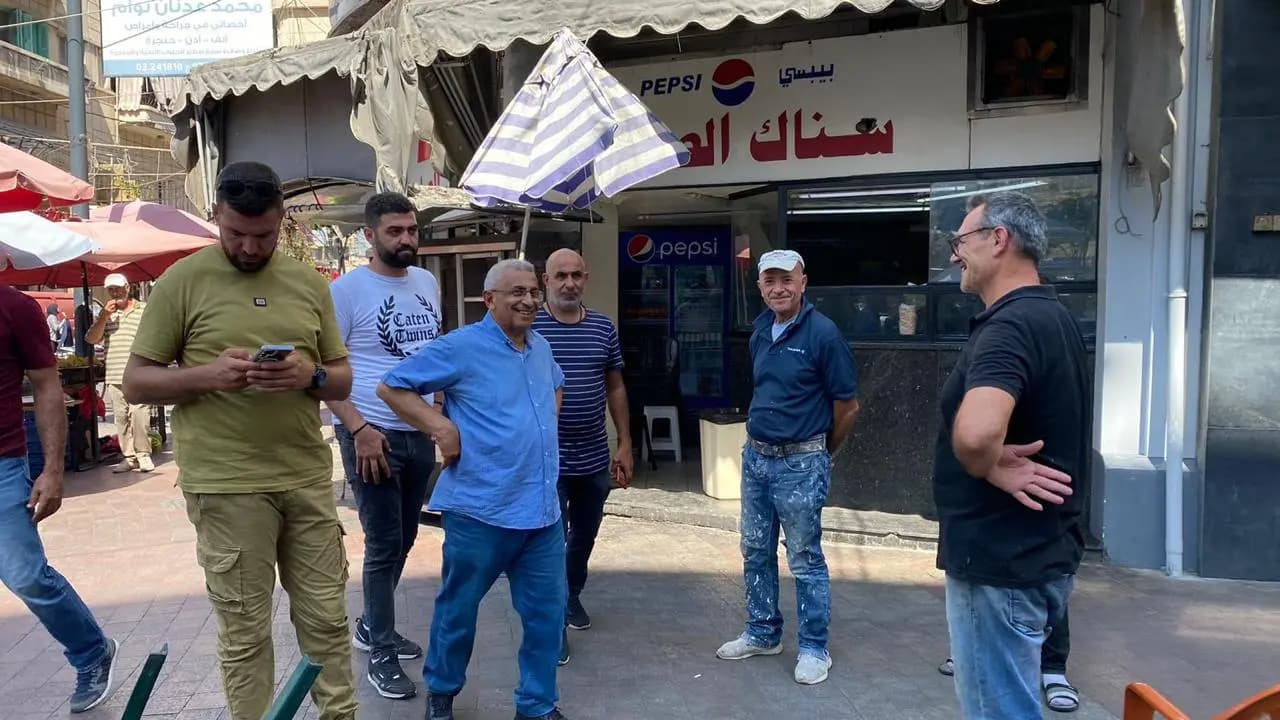 جولة للنائب أسامة سعد في سوق صيدا التجاري للاطمئنان على الأهالي