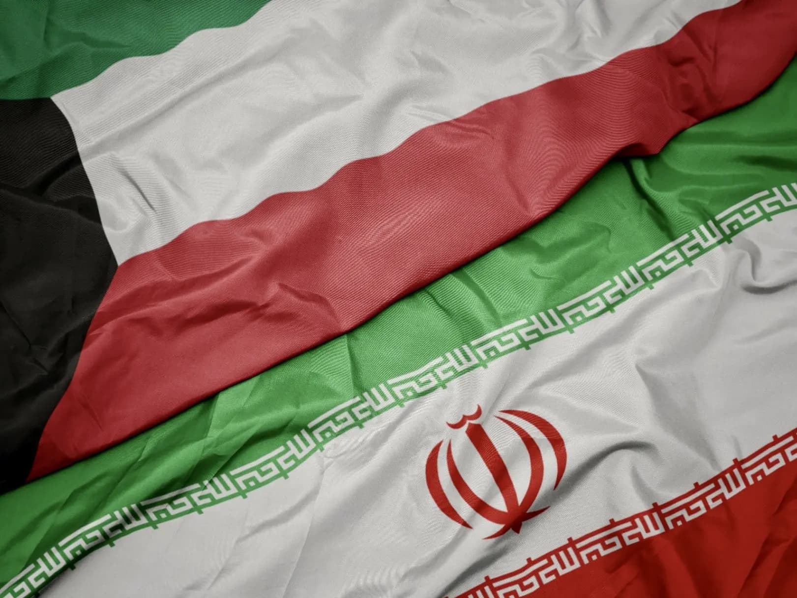 وسط تأزم العلاقات إيران تدعو مسؤولين كويتيين لزيارتها