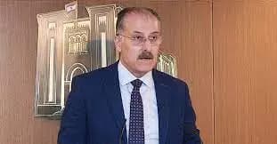 عبدالله: لالتزام التدابير الوقائية لأن الجائحة مستمرة