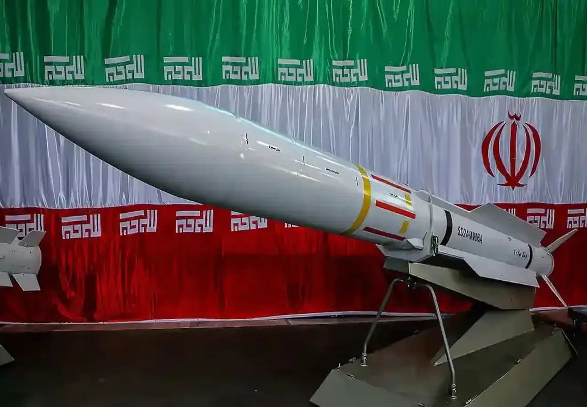 إيران تختبرُ صاروخاً "فرط صوتي"