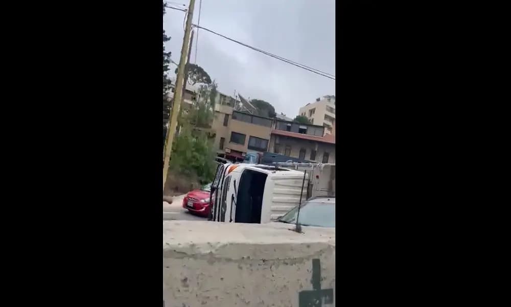 انقلاب شاحنة في الكحّالة ... إليكم ما حصل!