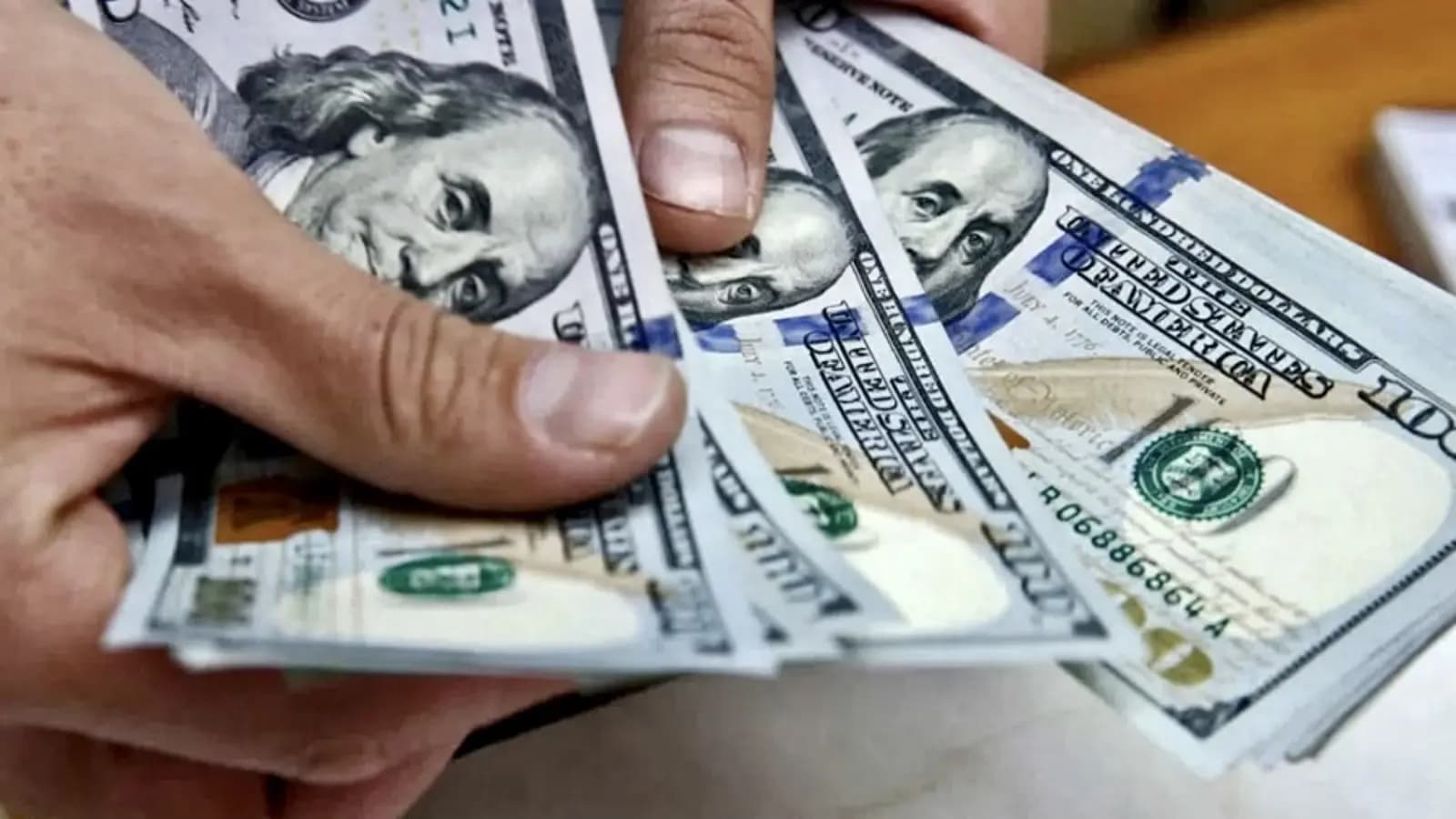 كم بلغت تسعيرة الدولار مساءً ؟