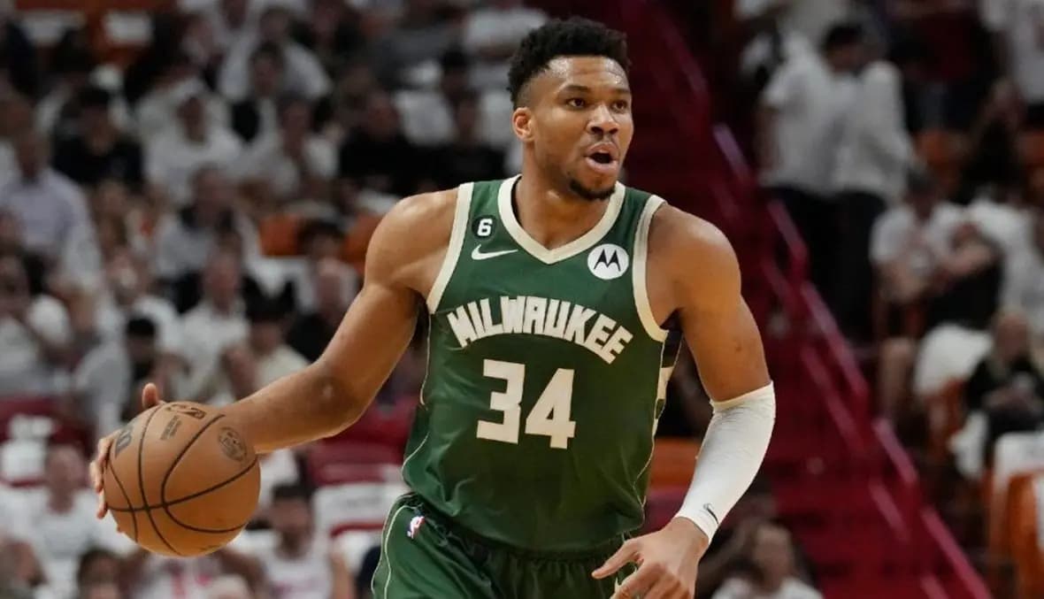 نجم NBA يحسم قرار مشاركته في كأس العالم