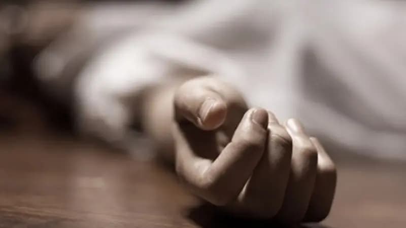العثور على ابنة ال١٠ سنوات مقتولة في منزل والدها في انكلترا