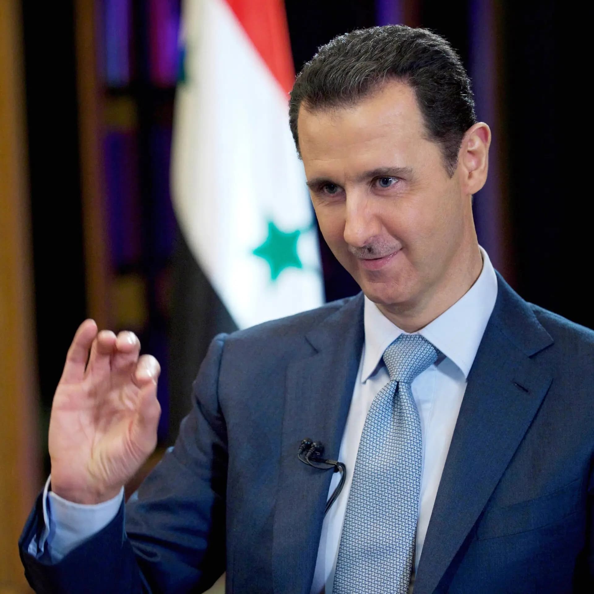 الأسد يضاعف رواتب القطاع العام والعسكريّين تزامناً مع رفع الدعم عن البنزين