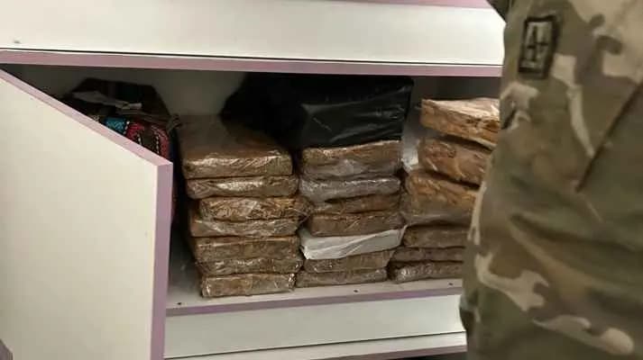 مداهمة لـ "الريجي" في بيروت... إليكم ما تمّ ضبطه