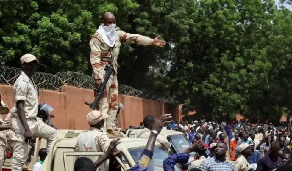 طبولُ الحربِ تُقرعُ في أفريقيا مَن يُوقِفُ لهيبَها؟