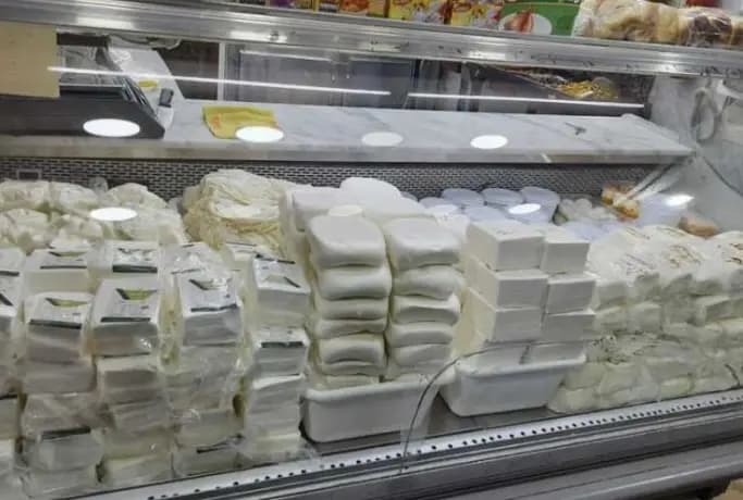 أجبان وألبان غير مطابقة للمواصفات في هذه المنطقة