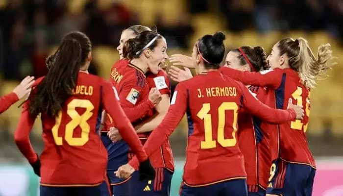 قبلة تثير الجدل خلال كأس العالم للسيدات