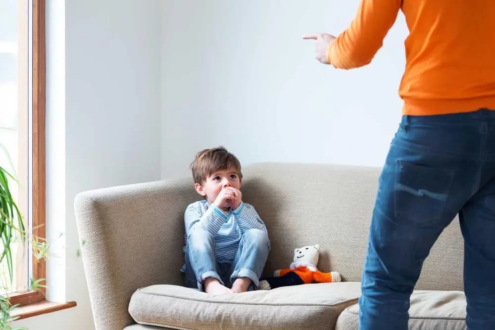 أفعالٌ تُفقدُ الأبناء ثقتهم بالوالدين