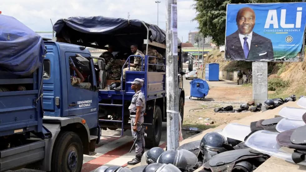 الجيش الغابوني: الرئيس علي بونغو يخضع للإقامة الجبرية