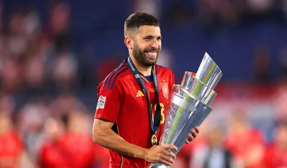 جوردي ألبا يعتزل اللّعب دوليًّا