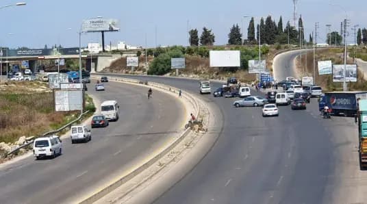 حادث سير على أوتوستراد الغازيّة وسقوط عدد من الجرحى