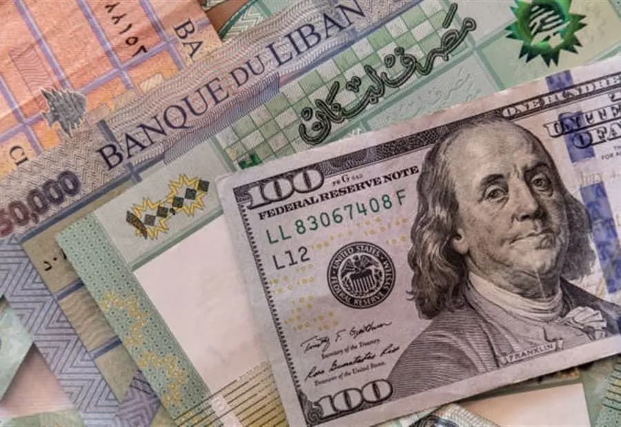كم بلغ سعر صرف الدولار في السوق السوداء ...عند افتتاحه؟