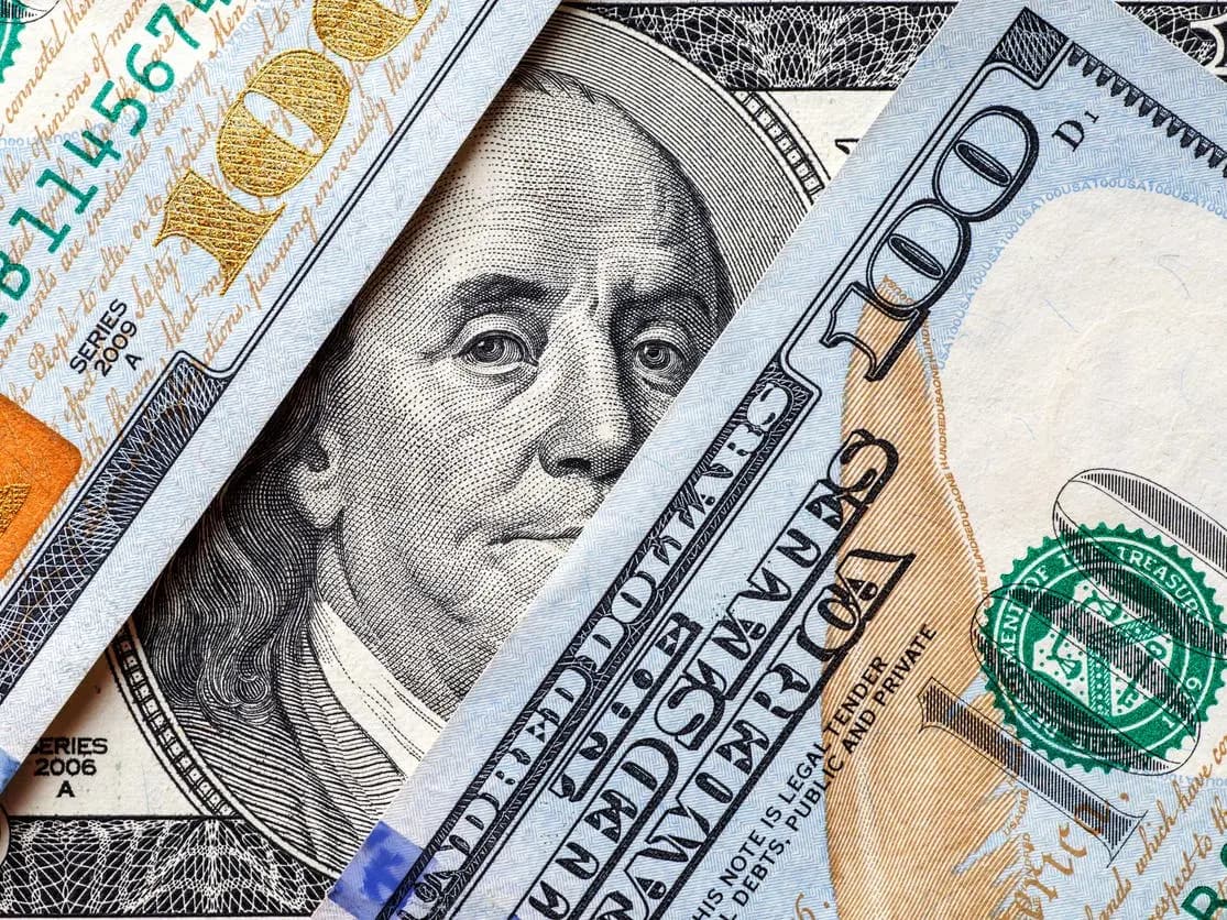 7 ملايين دولار حجمُ سوقِ القطعِ اليومي.. من أينَ يأتي المستوردونَ بدولاراتهم؟