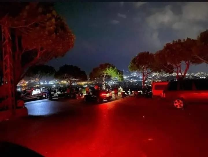 في مغدوشة.. تجمهر لمشاهدة الاشتباكات وتعرض الصحافيين لمضايقات