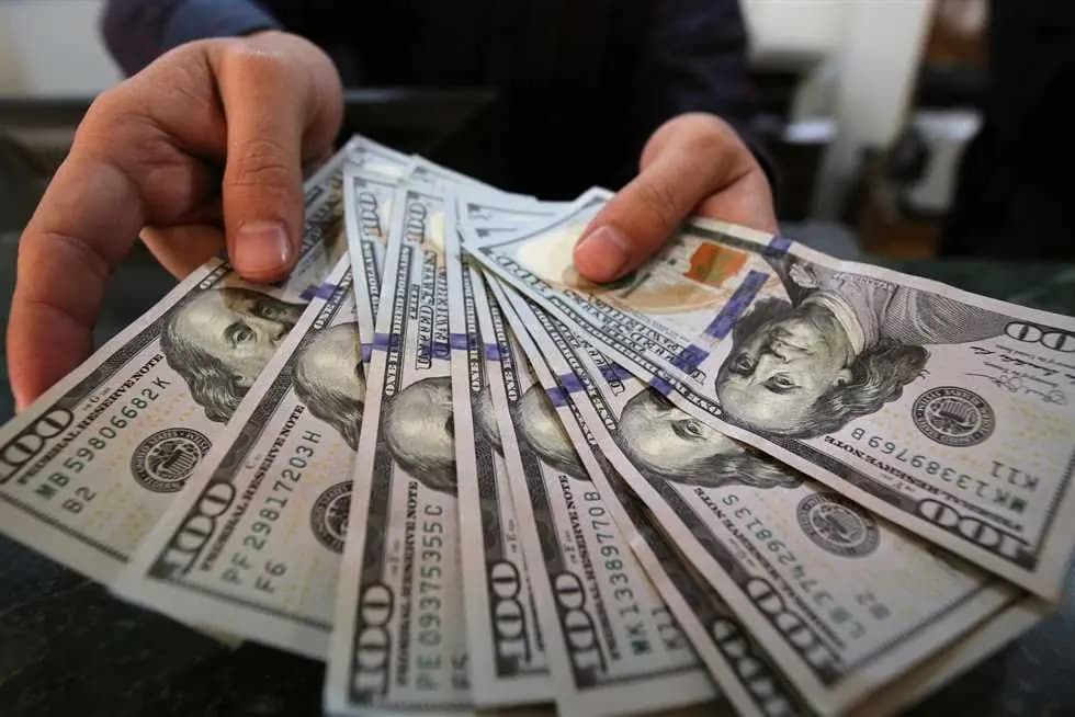 كيف افتتح سعر الدولار اليوم؟