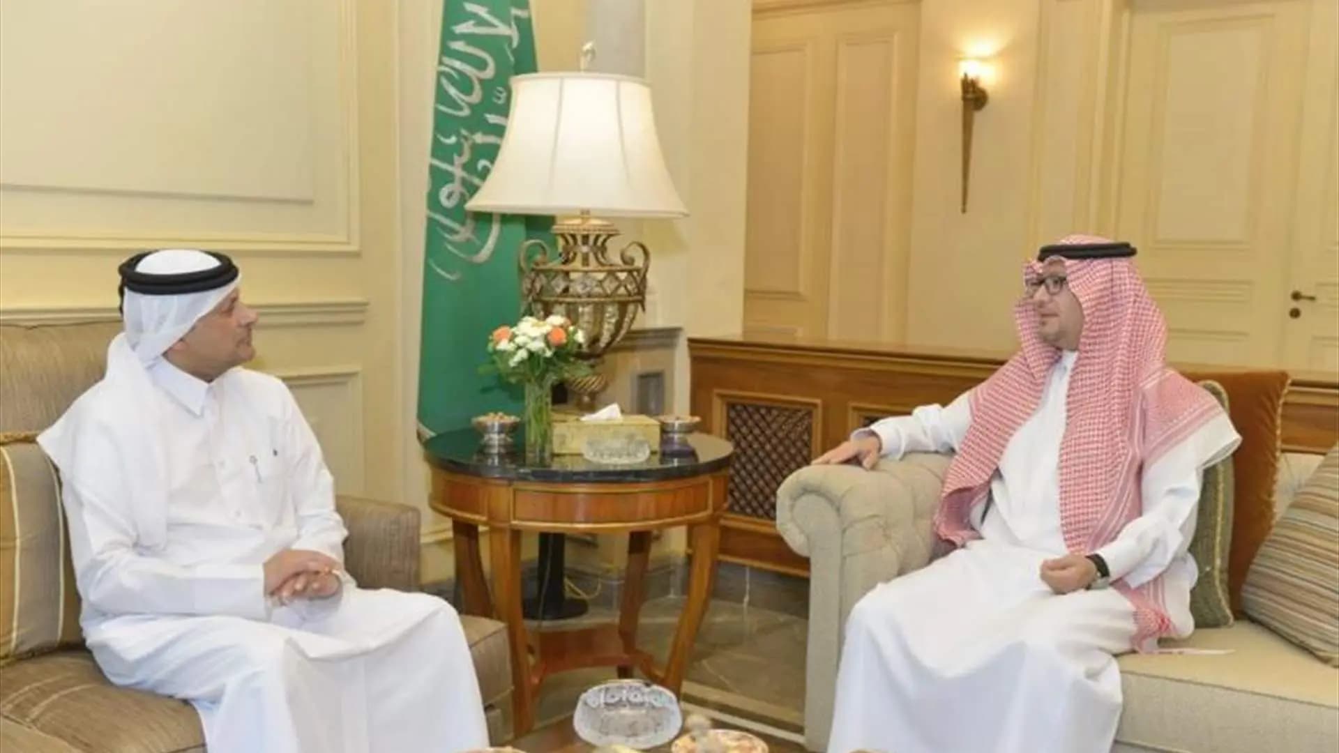 ليعود لبنان بلداً فاعلاً.. لقاءٌ بين السفيرين السعودي والقطري