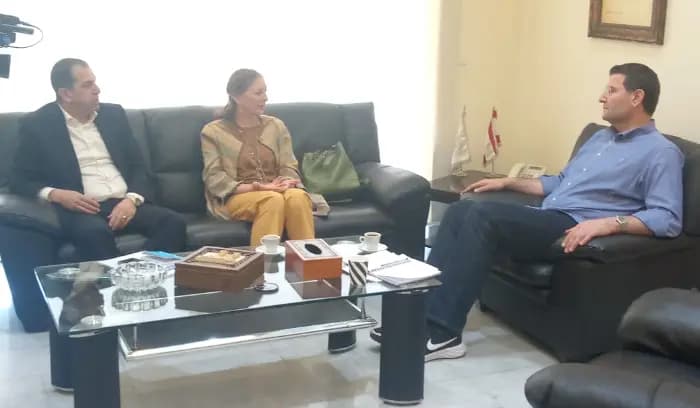 وزير الزراعة يلتقي سفيرة منظّمة الأغذية والوردات