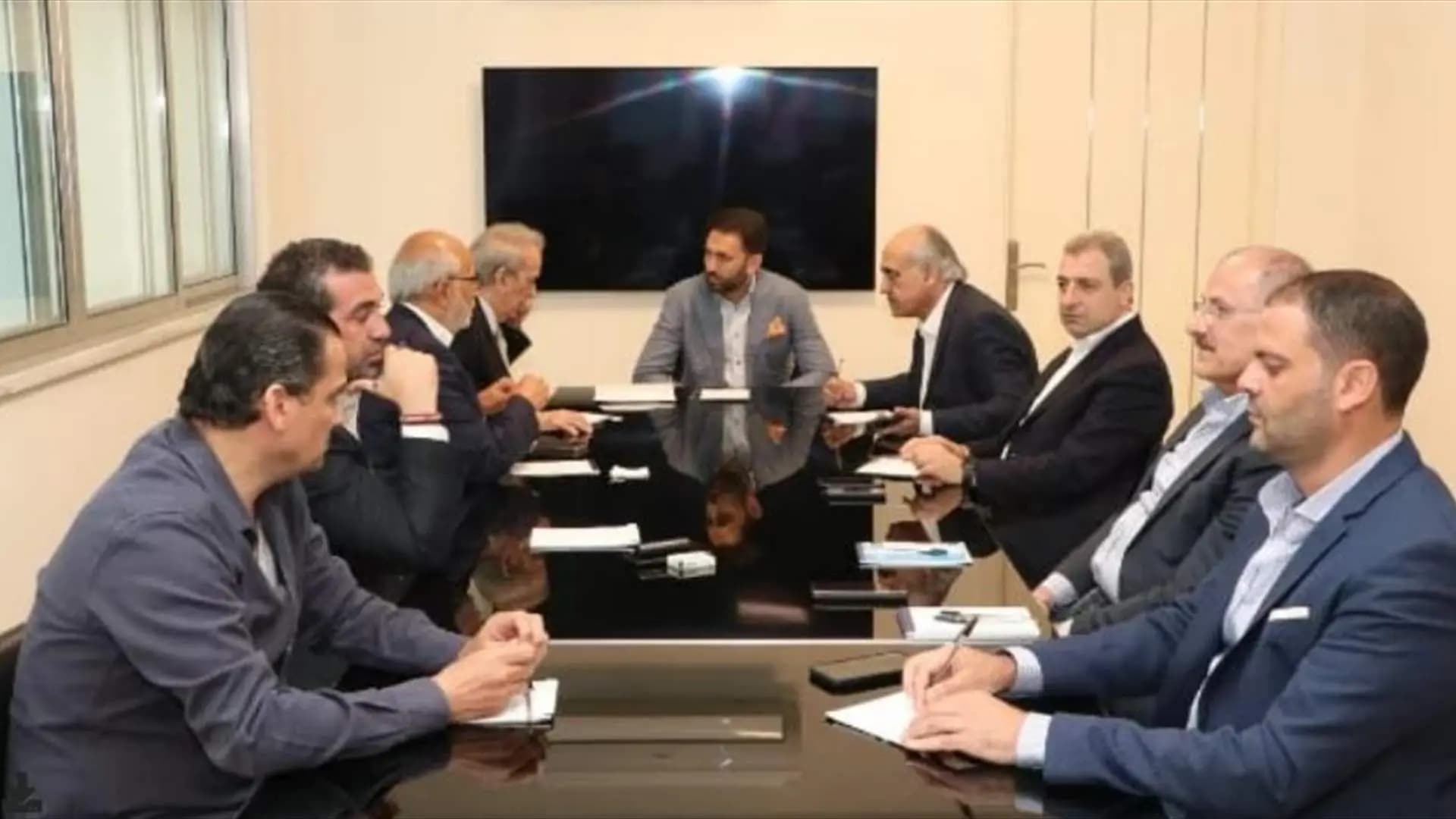 "البلاد لا تحتمل المزيد".. اللقاء الديمقراطي: لا بديل للحوار