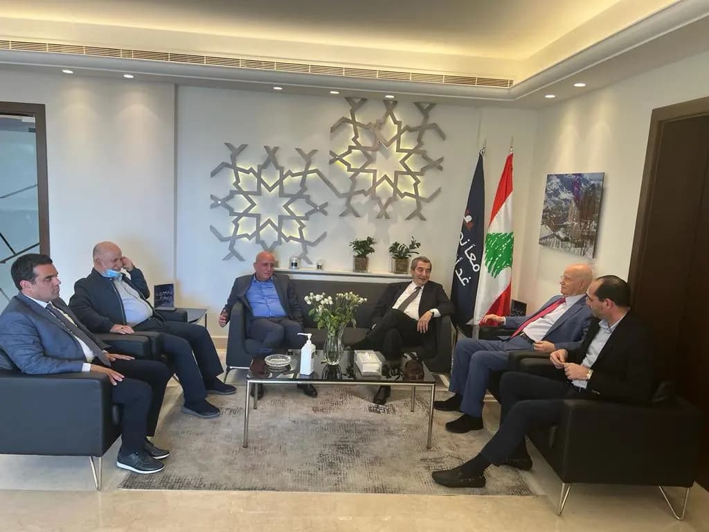 لائحة الغد الافضل اجتمعت في منزل النائب عبدالرحيم مراد .