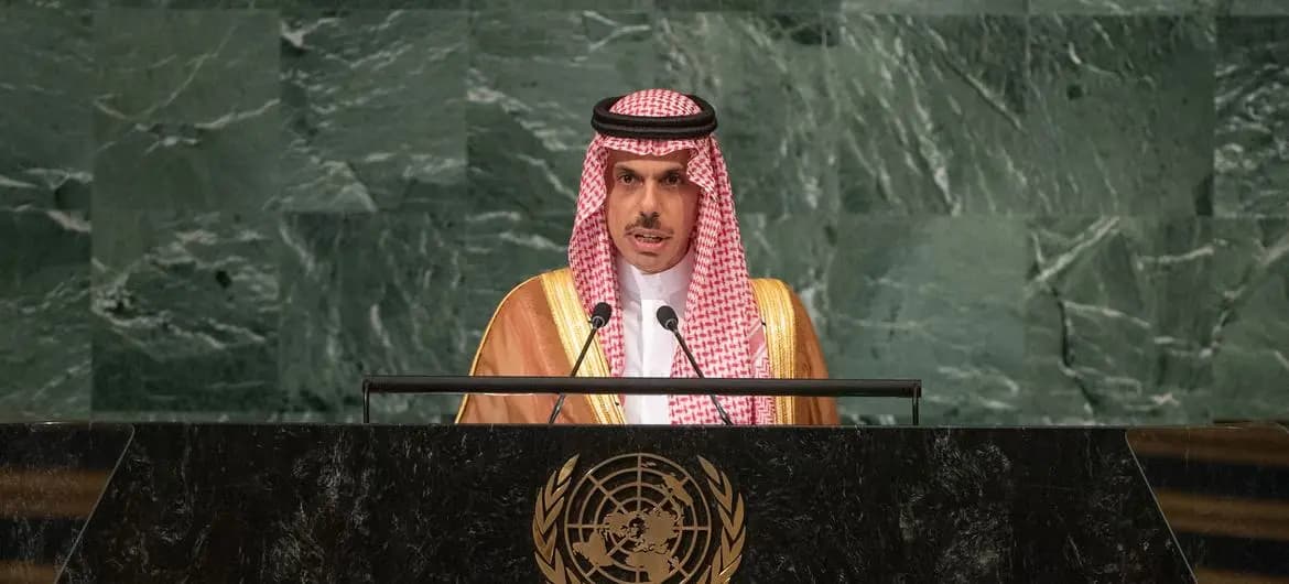 وزير الخارجية السعودية: نقف إلى جانب الشعب اللبناني وندعو لإصلاحات شاملة