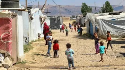 داخل مخيّم للنازحين السوريين..كمية ضخمة من الأسلحة
