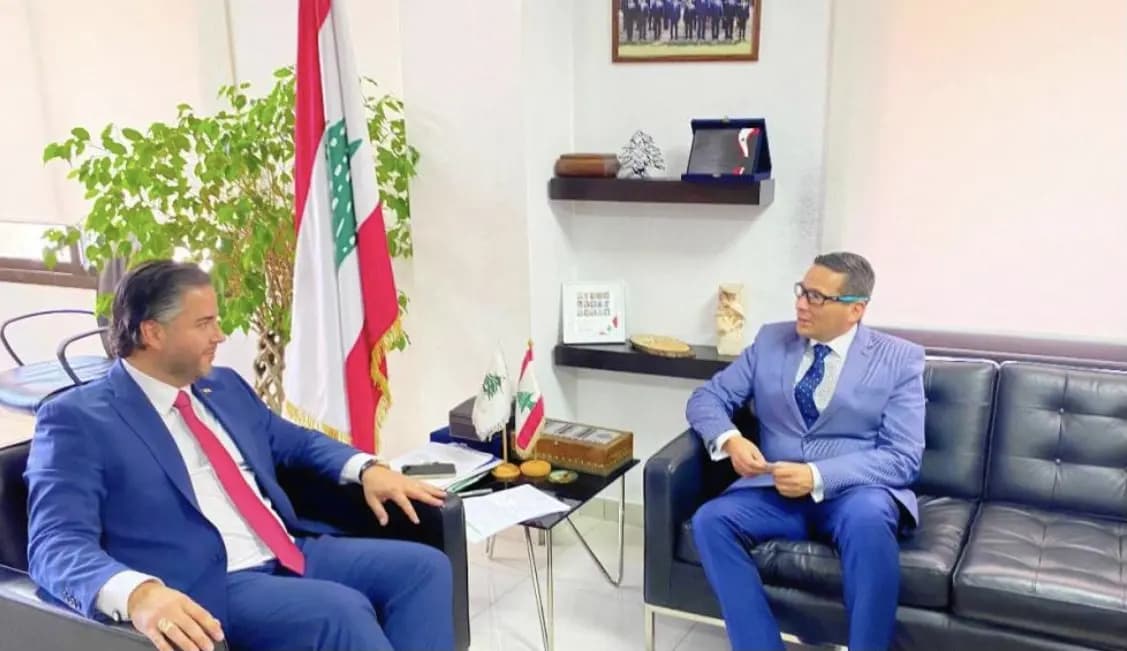 سلام بحث العلاقات مع سفير كولومبيا