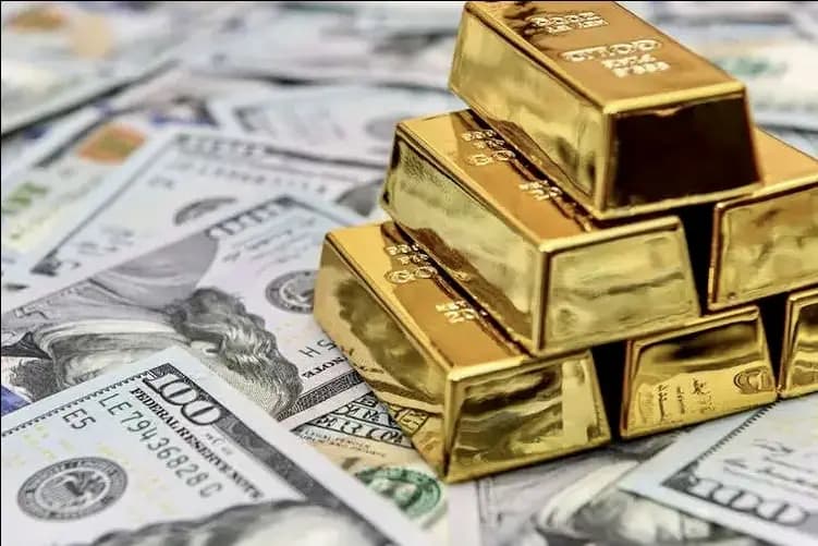 الدولار يواصل ارتفاعه... وأسعار الذهب تتراجع