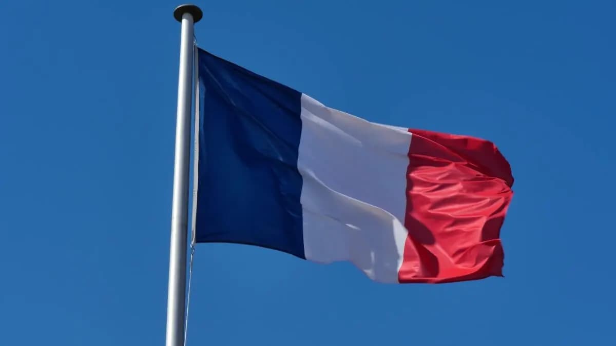 هل وافقت باريس على تسليم معدات عسكرية لأرمينيا؟