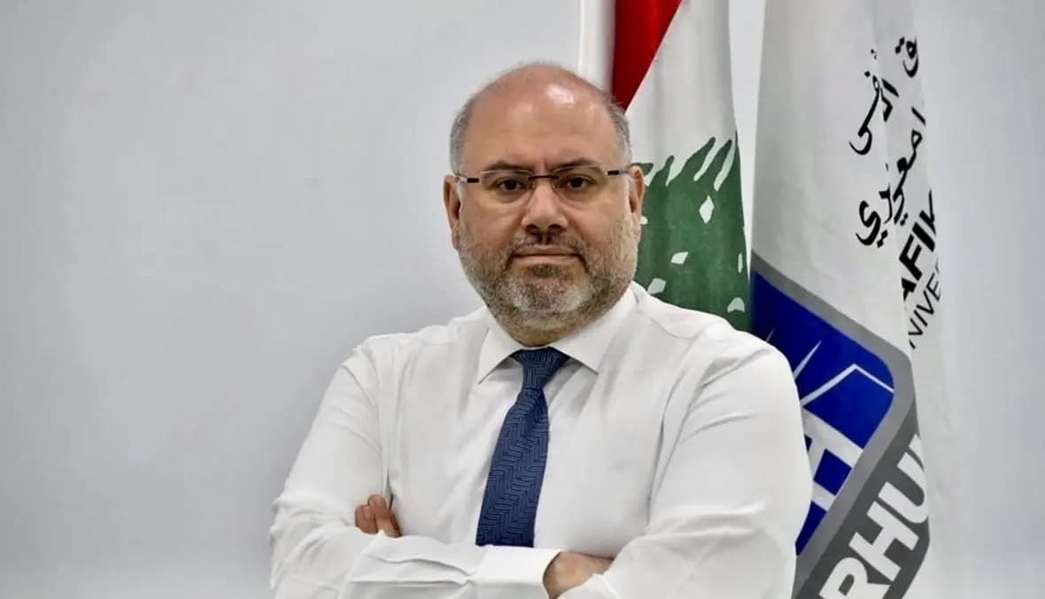 "لا بد من عودة النازحين".. الأبيض: لا قدرة لنظامنا الصحي على التحمل