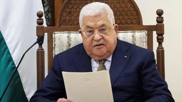 عباس يترأّس اجتماعًا طارئًا: لتوفير الحماية لأبناء الشعب الفلسطيني