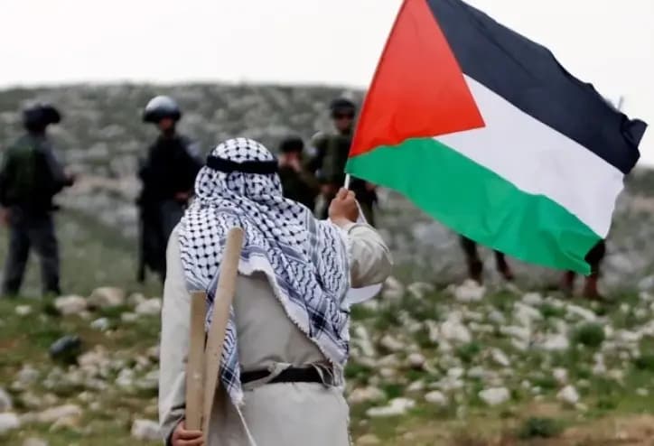 "كلنا مقاومون".. اتحاد نقابات عمال الجنوب: المعول بندقية والقبلة فلسطين