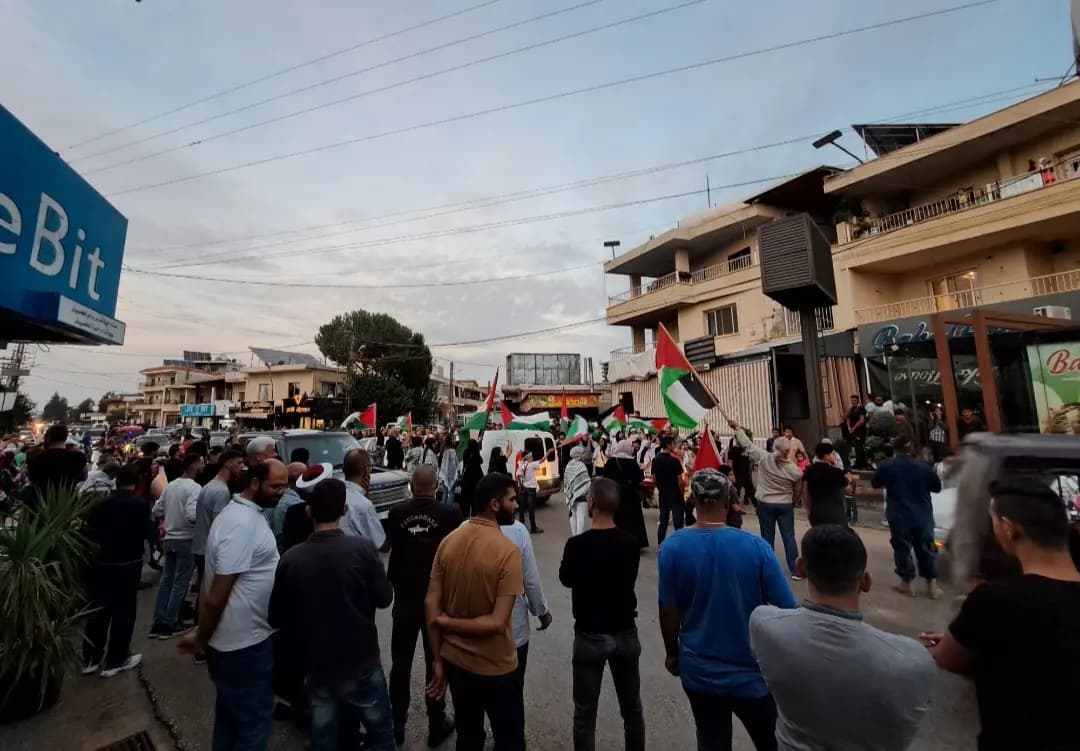 احتفالات تعمُّ بلدة غزة