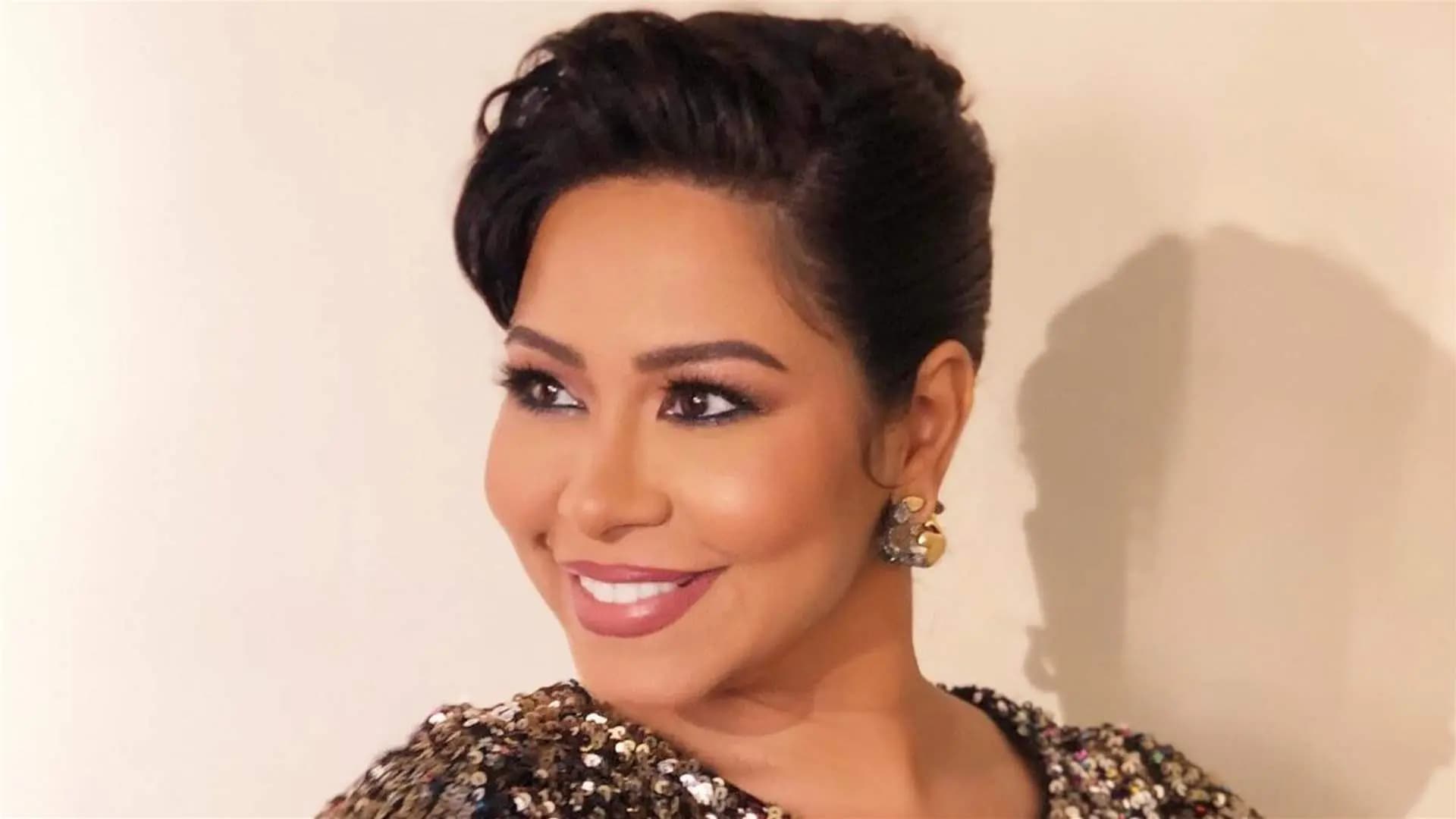 جمهور شيرين يحتفل بعيد ميلادها الـ 43