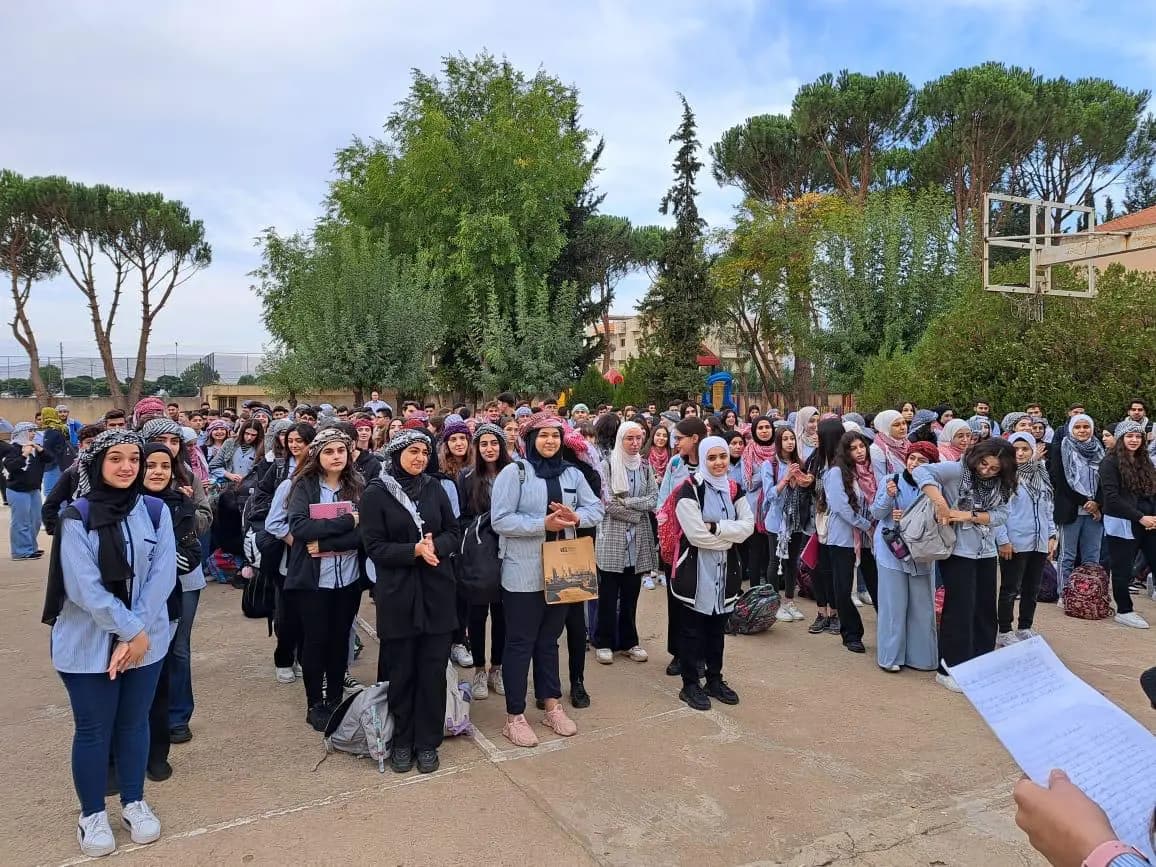 وقفةٌ تضامنية لطلاب عمر المختار نصرة لفلسطين