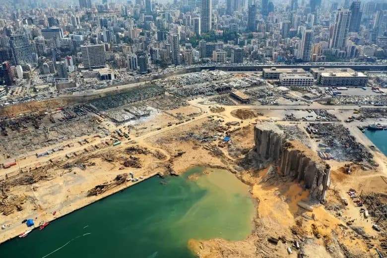 الحكومة تقرر هدم أهراءات القمح في مرفأ بيروت المتضررة من الانفجار